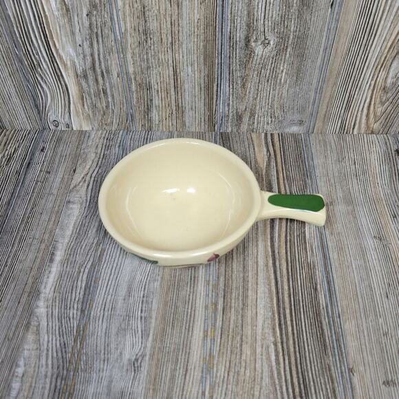 Vintage Starflower Watt Oven Ware Pottery, Individual Casserole, Grooved Handle - Picture 2 of 6